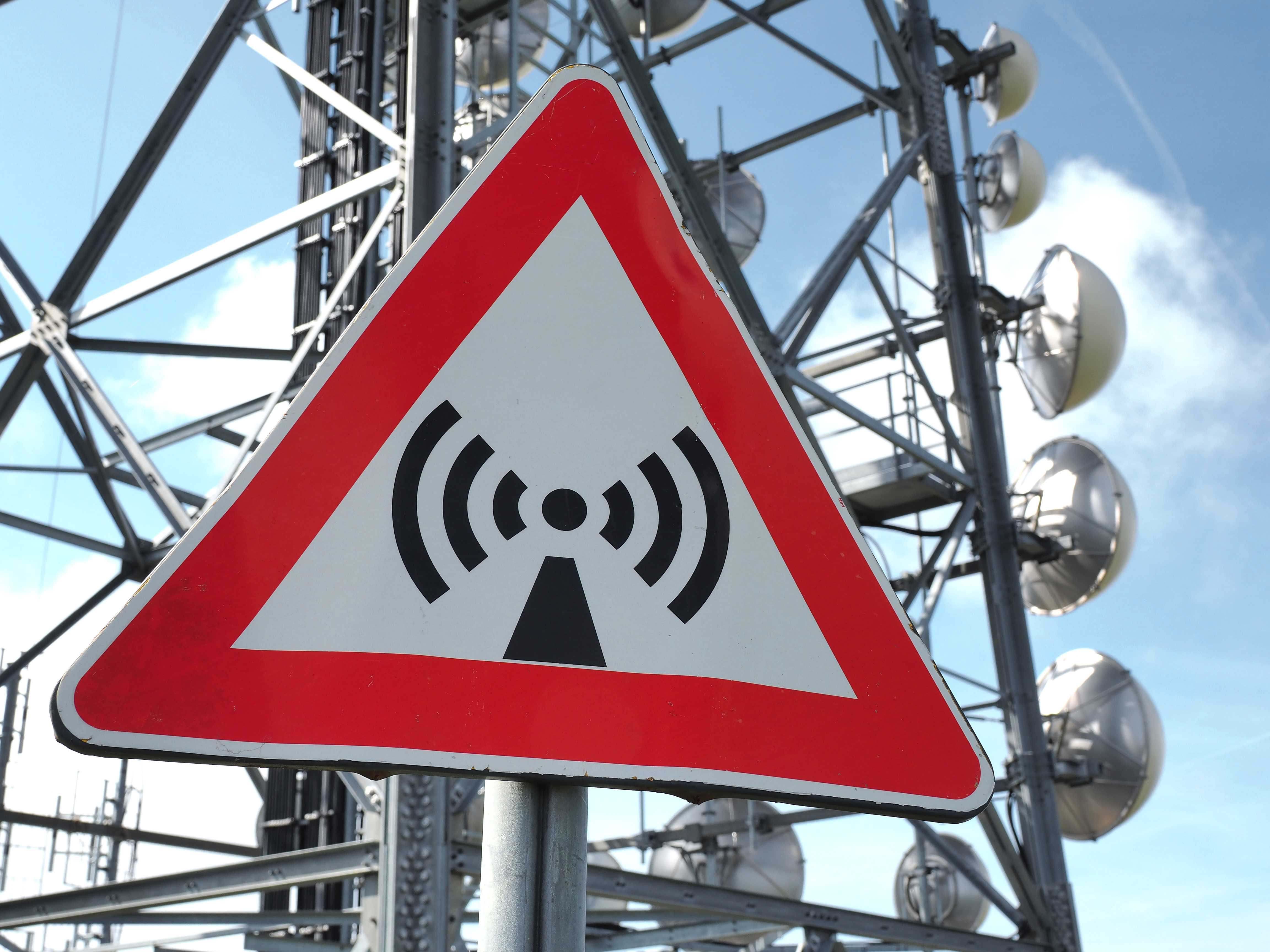 Does 5G cell towers cause cancer?